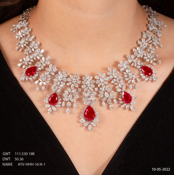 GUINEA DIAMOND NECKLACE