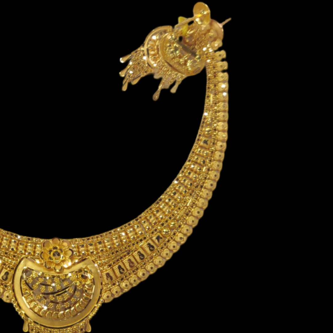 GUINEA 22k GOLD DESIGNER NECKLACEGUINEA 22k GOLD DESIGNER NECKLACE