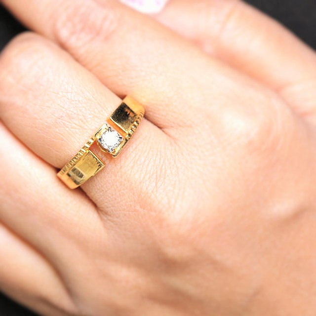 1.70 Ct Princess Cut Diamond Solitaire Engagement Ring VS2 F – Ashton  Taylor Diamonds