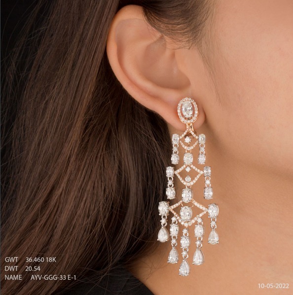 GUINEA DIAMOND EAR-RING