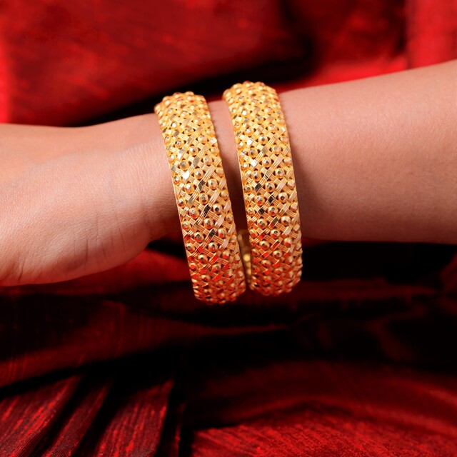 GUINEA GOLD BANGLE