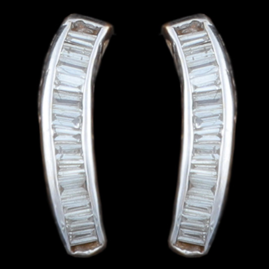 DIAMOND EAR-RING