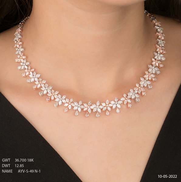 GUINEA DIAMOND NECKLACE